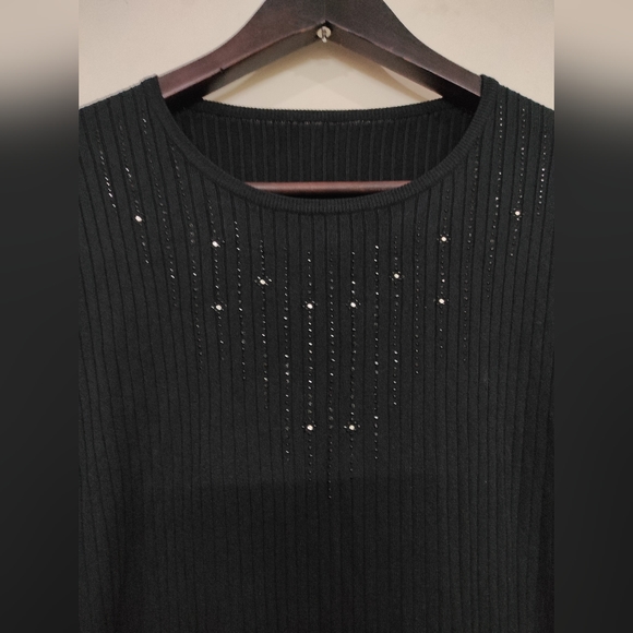 Black 3/4 Sleeve Top - Picture 5 of 15